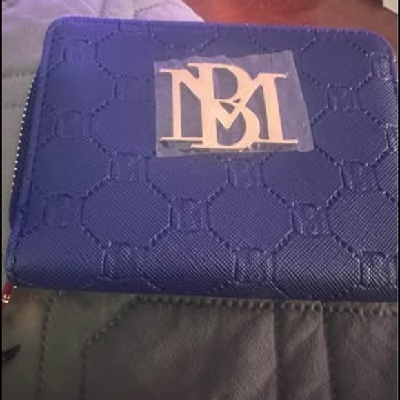 Badgley Mischka Zip Around Wallet in Electric Blue. Made from vegan leather. - Picture 1 of 1